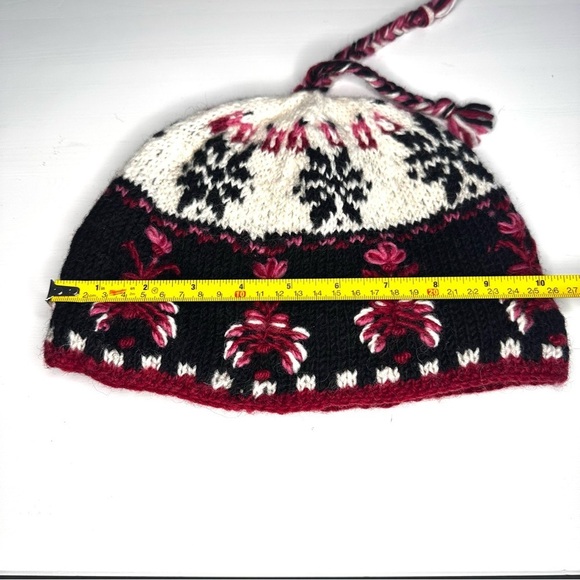 Newari Nepal Icelandic Designs Wool Beanie Hat Cap Toque Winter Women's OS NWT - Picture 8 of 9